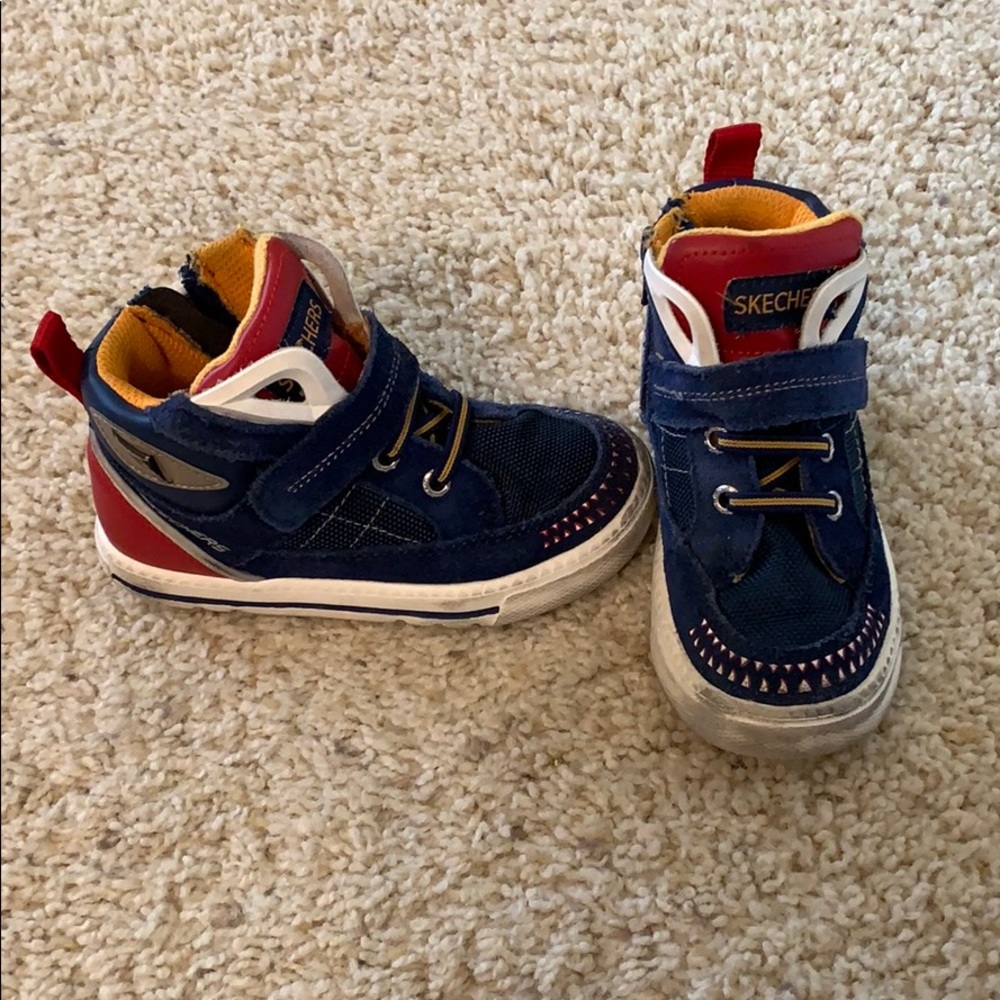 Boy sketchers